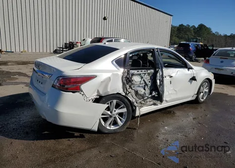 2015 Nissan Altima 2.5 z USA, uszkodzony, nr VIN 1N4AL3AP8FC464935